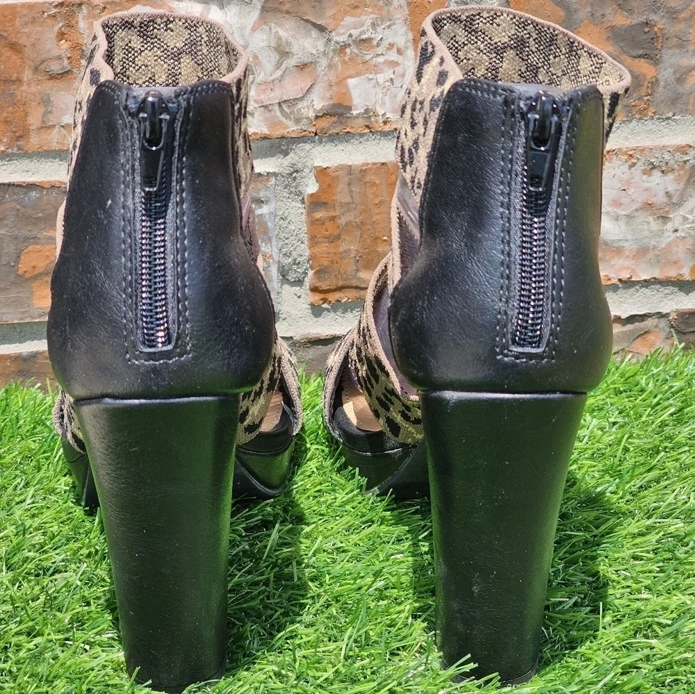 Report Women’s Size 8.5 Black, Animal Print, Open Toe Platform Heels